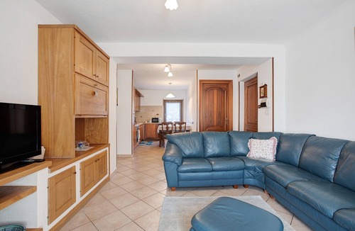 Charvensod Apartment | Apartment 'Ampaillan 002' with Private Terrace, Balcony and Wi-Fi