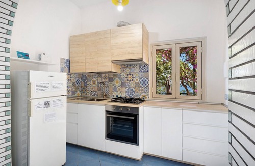 Erchie Apartment | Apartment 'Blue Amalfi Coast' with Sea View, Wi-Fi and Air Conditioning