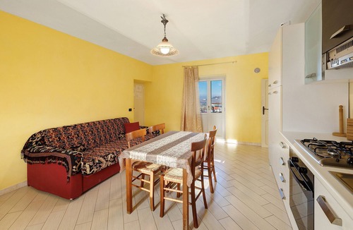 Costigliole d'Asti Apartment | Apartment 'Bufalo' with Mountain View, Shared Pool and Wi-Fi