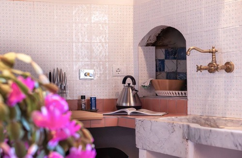 Saint-remy-de-provence Apartment | Apartment 'Casa Dolcetto' with Private Terrace, Shared Garden and Wi-Fi