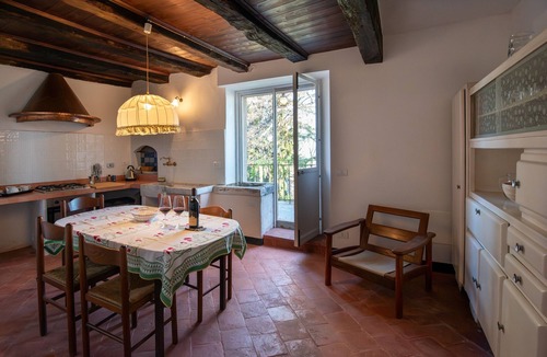 Saint-remy-de-provence Apartment | Apartment 'Casa Dolcetto' with Private Terrace, Shared Garden and Wi-Fi