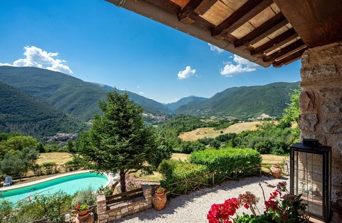 Sant'Anatolia di Narco Apartment | Apartment 'Casale Rosso' with Private Pool, Private Terrace and Wi-Fi
