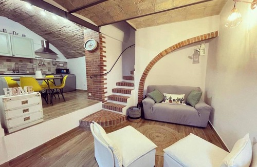 Montone Apartment | Apartment 'Casa Di Duccio' with Private Garden and Wi-Fi
