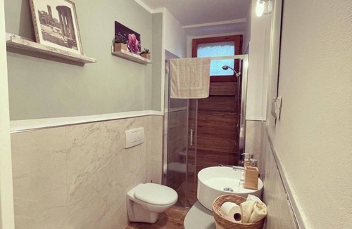 Montone Apartment | Apartment 'Casa Di Duccio' with Private Garden and Wi-Fi