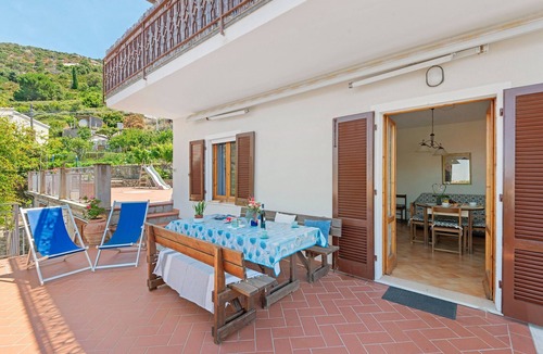 Patresi Apartment | Apartment 'Casa La Rosa Dei Venti Trilocale' with Sea View, Private Terrace