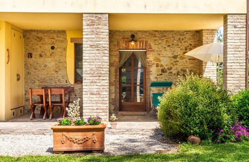 Gavorrano Apartment | Apartment "Casa Le Basse - Giuncarico" with Private Terrace & Wi-Fi