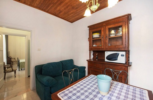 Sestri Ponente Apartment | Apartment 'Casa Sestri Ponente' with Shared Garden, Wi-Fi and Air Conditioning