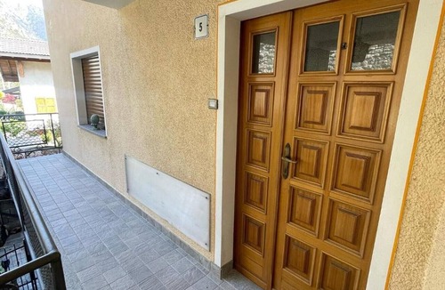 Chatillon Apartment | Apartment 'Casa Zio Zeffy' with Mountain View, Shared Garden and Wi-Fi