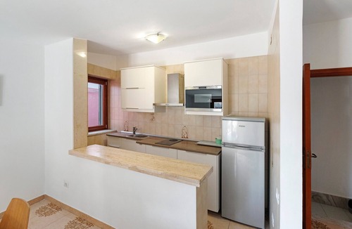 Cetara Apartment | Apartment 'Ce Tour - Casa Cetara Centro 1' with Private Terrace, Wi-Fi and Air Conditioning