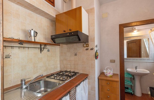 Riparbella Apartment | Apartment 'Ciliegio' with Sea View, Private Terrace and Wi-Fi