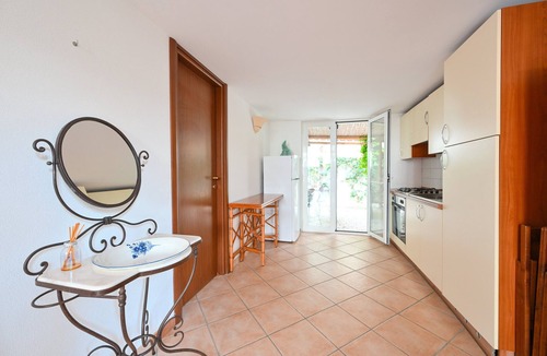 Sant'Angelo Apartment | Apartment-Classic-Ensuite with Shower-Garden view