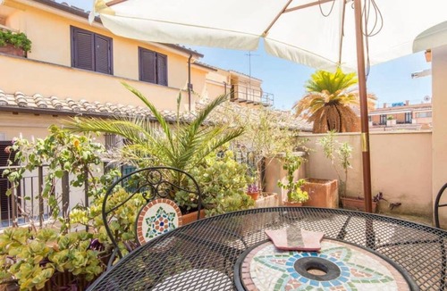 Rione IV Campo Marzio Apartment | Apartment Condotti Terrace