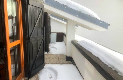 Sauze d'Oulx Apartment | Apartment convenient to the ski slopes and overlooking the valley
