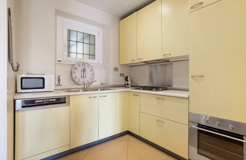 Ticinese Apartment | Apartment "Crocetta 10" in City Centre with Wi-Fi