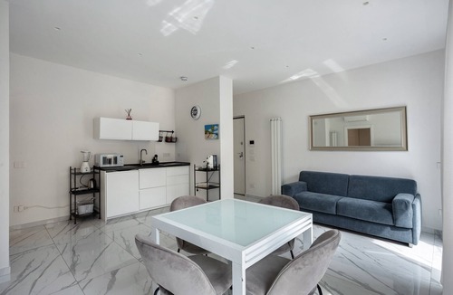 San Ferdinando Apartment | Apartment 'Deluxe - Zona Lungomare' with Balcony, Wi-Fi and Air Conditioning