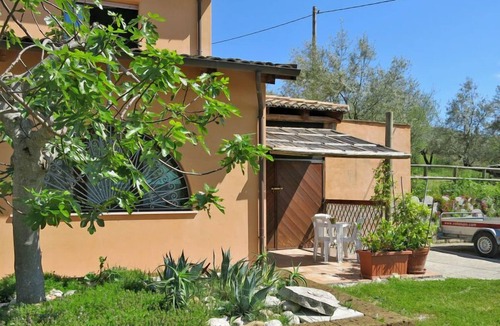 Collecorvino Apartment | Apartment Elster (COV104) in Collecorvino - 2 persons, 1 bedrooms