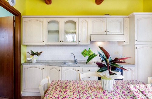 Magliano in Toscana Apartment | Apartment 'Granaio' with Shared Garden, Wi-Fi and Air Conditioning