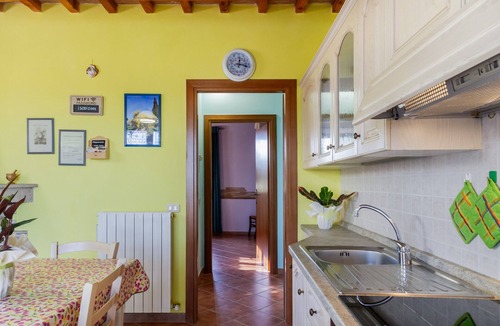 Magliano in Toscana Apartment | Apartment 'Granaio' with Shared Garden, Wi-Fi and Air Conditioning