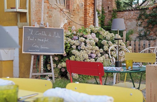 Sezzadio Apartment | Apartment 'Il Cortile Di Malie' with Shared Garden and Balcony