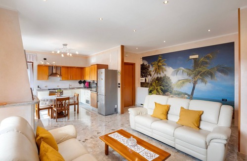 Salerno House | Apartment 'Il Limoneto Di Giovi' with Sea View, Wi-Fi and Air Conditioning