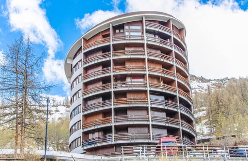 Cervinia Apartment | Apartment in Cervinia With Ski Access