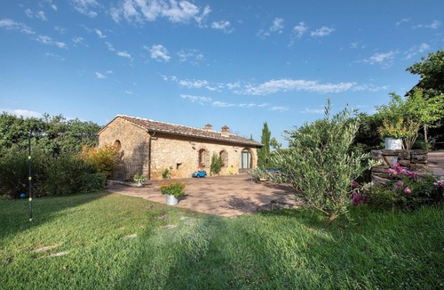 Simignano Cottage | Apartment in Chianti with pool ID 453