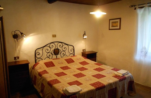 Viterbo House | Apartment in Country House La Meridiana Strana with pool