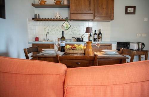 Assisi Apartment | Apartment in farmhouse with pool