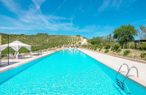 San Savino Apartment | Apartment in Grottammare with Jacuzzi & Garden