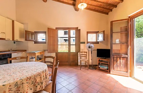 Laterina Apartment | Apartment in Laterina with garden