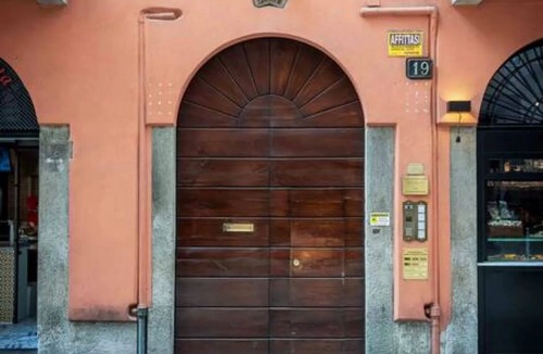 San Babila Apartment | Apartment in Milan with 2 bedrooms sleeps 5