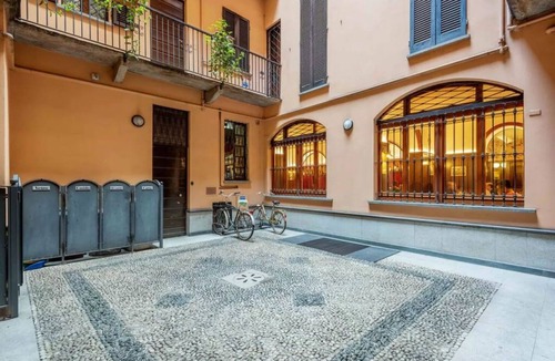 San Babila Apartment | Apartment in Milan with 2 bedrooms sleeps 5