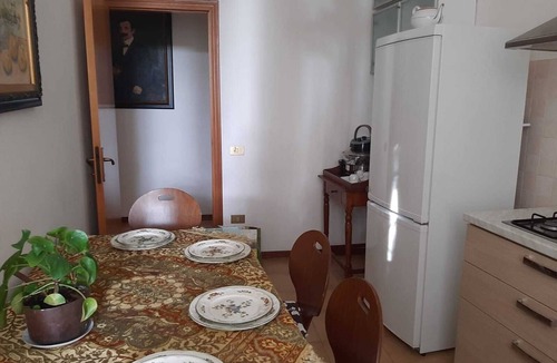 Osimo Apartment | Apartment 'In Palazzina d'Epoca' with Air Conditioning