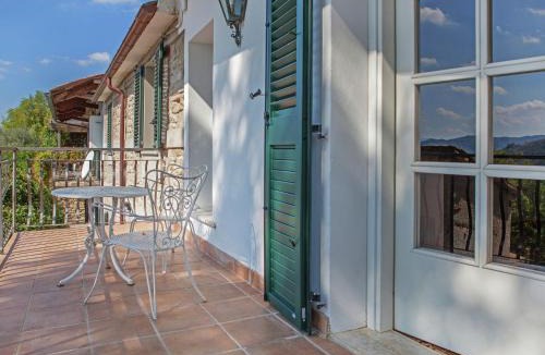 Modigliana Apartment | Apartment in quiet and green environment with swimming pool