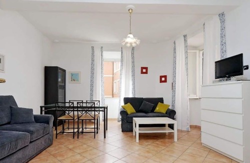 Rione II Trevi Apartment | Apartment in Rome with 1 bedrooms sleeps 4
