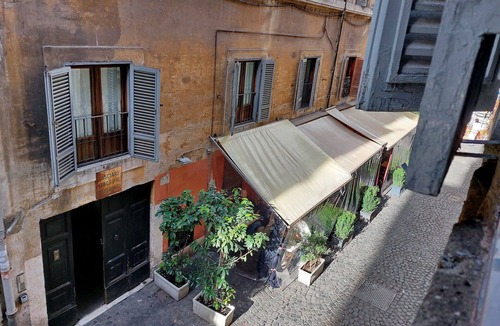 Rione VI Parione Apartment | Apartment in Rome with 1 bedrooms sleeps 4
