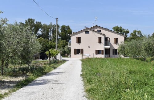Serrungarina Apartment | Apartment in the Countryside, in quiet area with outdoor garden