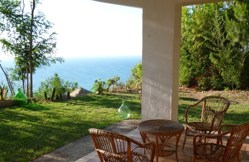 Marina di Zambrone Apartment | apartment in the garden with sea view