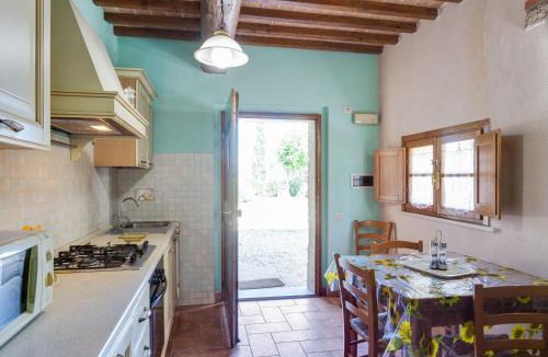 Casole d'Elsa Apartment | Apartment in Tuscany with Pool and Scenic Views