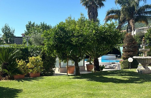 Cava de' Tirreni Apartment | Apartment in villa with swimming pool