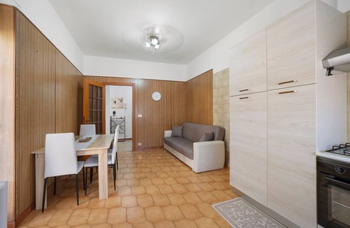 Intra Apartment | Apartment 'Isabella' with Balcony, Wi-Fi and Air Conditioning
