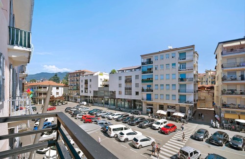 Intra Apartment | Apartment 'Isabella' with Balcony, Wi-Fi and Air Conditioning