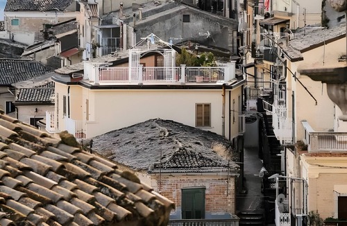 SantʼAgata di Puglia Apartment | Apartment 'Tena - Arco Pronti' with Mountain View, Wi-Fi and Air Conditioning