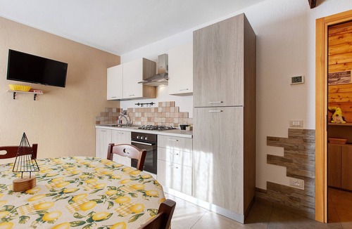 Bionaz Apartment | Apartment 'L'Arnica' with Lake View and Wi-Fi