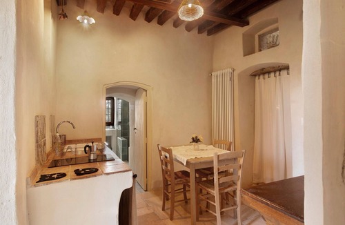 Bisceglie Apartment | Apartment 'L'ulivo' with Shared Terrace, Private Garden and Wi-Fi
