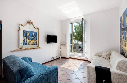 Arenzano Apartment | Apartment 'La Finestra Sul Mare' with Sea View and Balcony