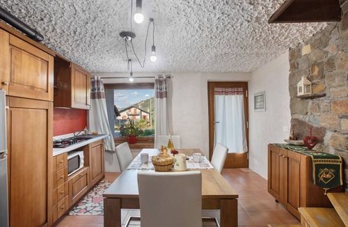 Plan D'introd Apartment | Apartment 'La Petite Maisonnette' with Mountain View and Balcony