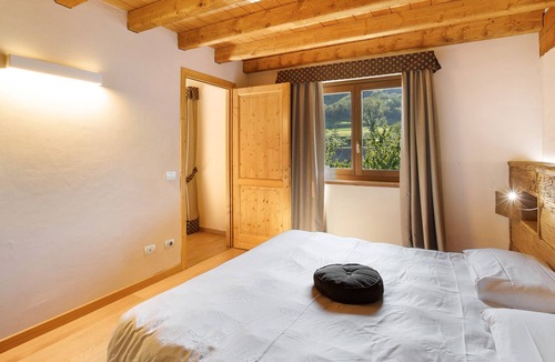 Pont Suaz Apartment | Apartment 'La Vigne De Papagran App6' with Mountain View, Shared Garden and Wi-Fi