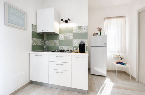 Mattinata Apartment | Apartment 'Le Case Di Chri' with Wi-Fi and Air Conditioning