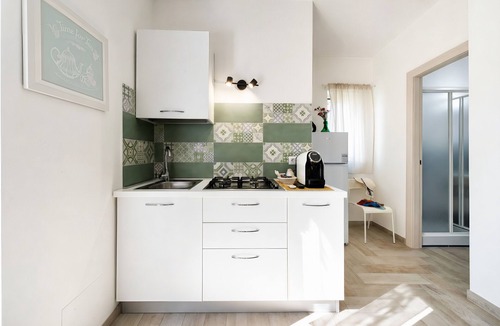 Mattinata Apartment | Apartment 'Le Case Di Chri' with Wi-Fi and Air Conditioning